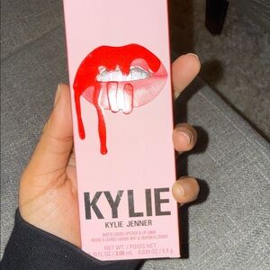 Kylie Lip Kit in No Sleep Matte